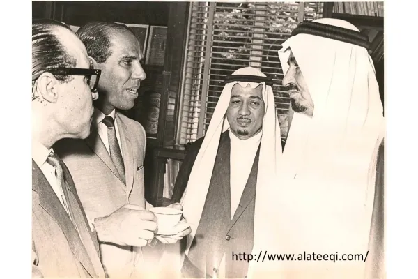 الملك خالد ال سعود و القنصل داود العتيقي